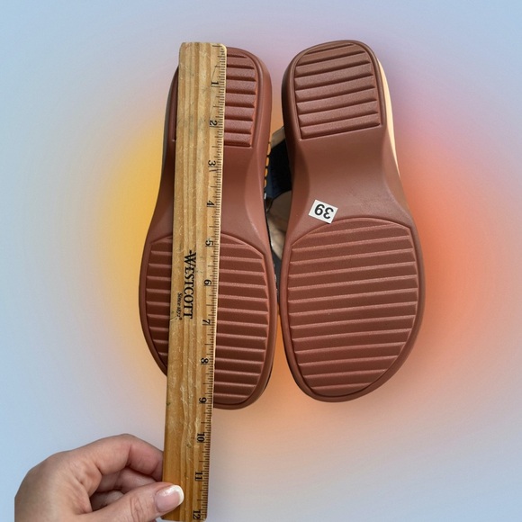 Low Wedge Thong Navy Sandal Sz 39/8.5 - Picture 4 of 13